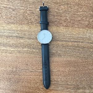 Daniel Wellington gently used watch